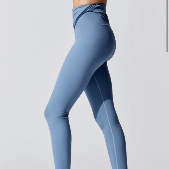 Carbon38 Side Twist High Rise Leggings - Picture 7 of 8